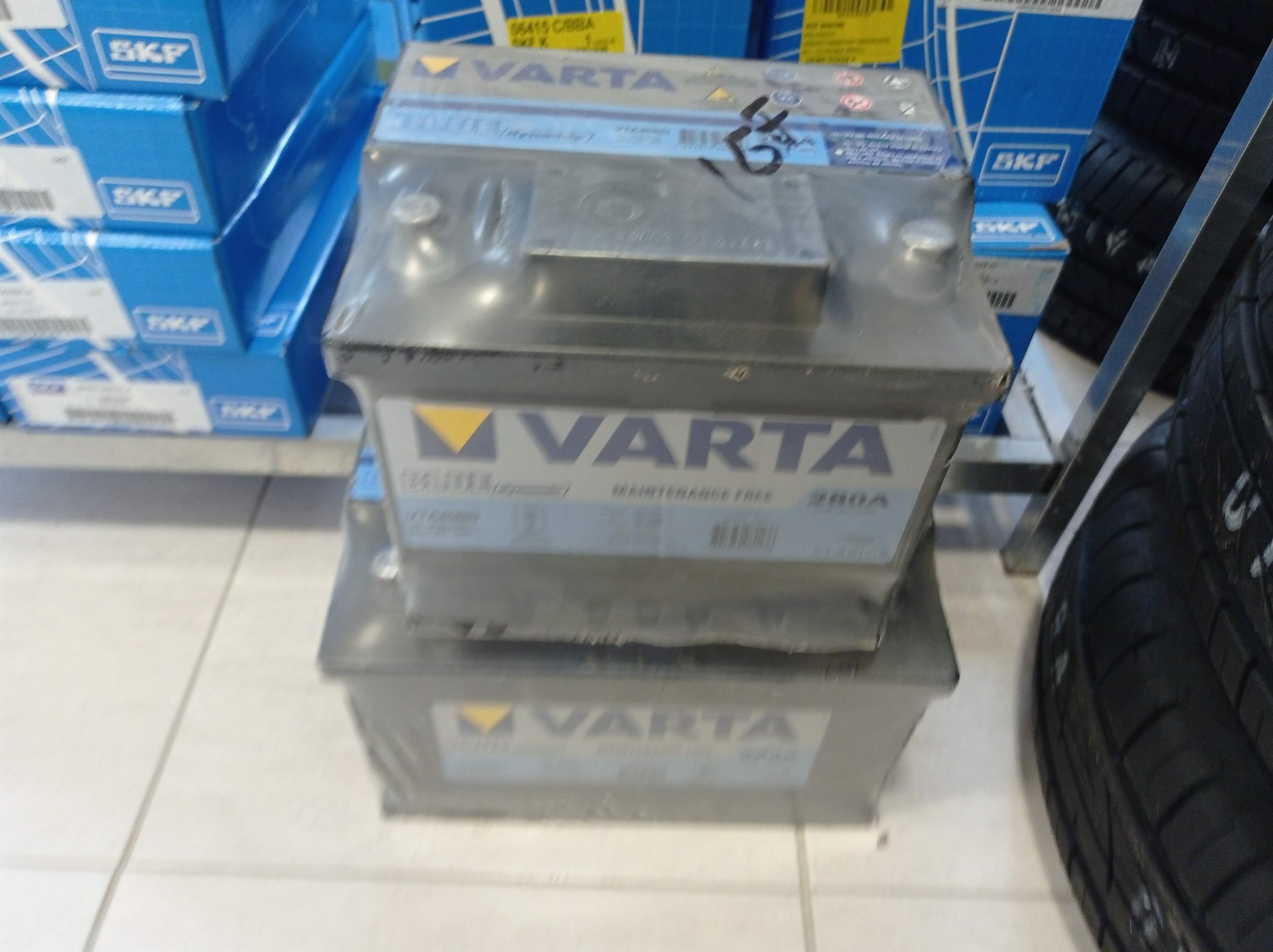 Bateria de alta capacidad para camioneta disponible en Cordoba Capital